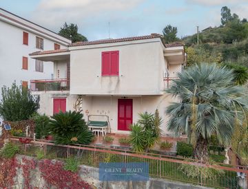 Facciata - Bilocale in Vendita in Via Giungatelle 34 a Montecorice