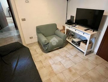 Soggiorno - Trilocale in Affitto in Via Castel Morrone 14 a Milano