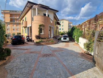 Foto 1 di 32 - Villa in Vendita in Via Nicola Misasi 19 a Catanzaro