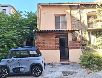 Facciata - Casa indipendente in Vendita in Via Santa Maria la Nuova 16 a Messina