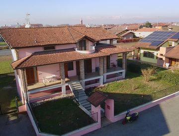 Foto 1 di 31 - Villa in Vendita in zona Centro a Livorno Ferraris
