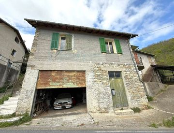 Foto 1 di 27 - Rustico, casale in Vendita in zona Borghetto a Borghetto d'Arroscia