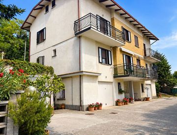 Facciata - Casa bifamiliare in Vendita in Via Stazione 21 a Fossato di Vico