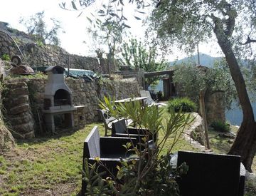 Giardino - Rustico, casale in Vendita in Strada Provinciale Sud a Ceriana