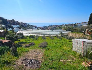 Foto 1 di 12 - Terreno agricolo in Vendita in Via Giacomo Leopardi a Sanremo