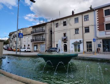 Piscina - Casa bifamiliare in Vendita in Via Giuseppe Garibaldi 31 a Torella del Sannio