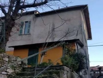 Foto 1 di 4 - Trilocale in Vendita in Via Regina Elena 11 a Imperia