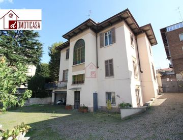 Foto 1 di 34 - Villa in Vendita in Via Asmara 19 a Vercelli