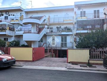 Foto 1 di 22 - Villetta a schiera in Vendita in Via Pietro Mascagni 11 a Margherita di Savoia