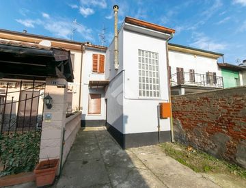 Foto 1 di 23 - Casa indipendente in Vendita in Via Fontana 28 a Motta de' Conti