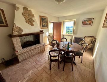 Soggiorno - Casa indipendente in Vendita in Voc.Belvedere 369 a Massa Martana