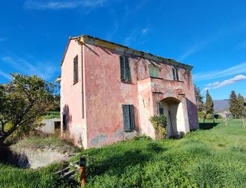 Foto 1 di 11 - Rustico, casale in Vendita in Strada Comunale Poggi a Imperia