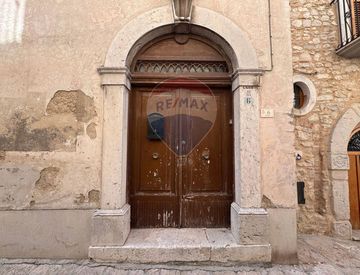 Vista - Casa bifamiliare, trifamiliare in Vendita in Via Chiesa 6 a Ferrazzano