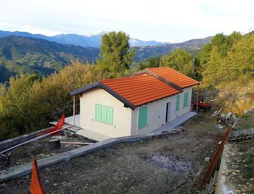 Foto 1 di 50 - Casa indipendente in Vendita in Strada Maciurina a Vallebona