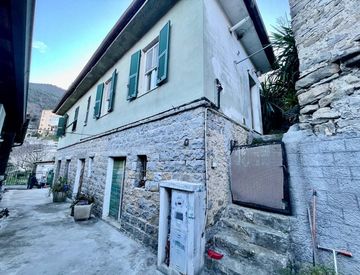 Foto 1 di 23 - Casa indipendente in Vendita in Via Roma a Ceriana
