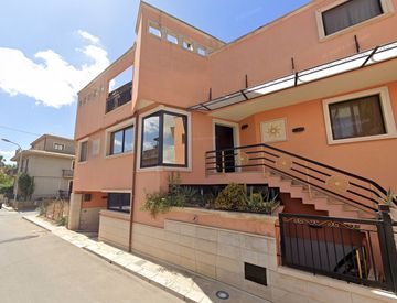 Foto 1 di 7 - Casa indipendente in Vendita in Via Vincenzo Angirillo Medaglia d'Argento V.M. a Acate