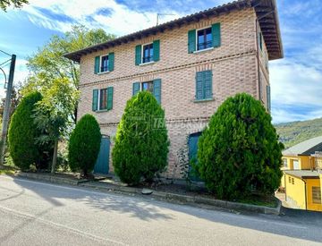 Foto 1 di 22 - Casa indipendente in Vendita in zona Riccò a Serramazzoni