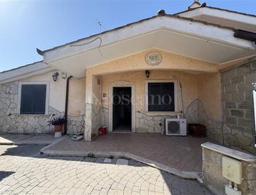 Facciata - Villa in Vendita in Via Toce a Ardea