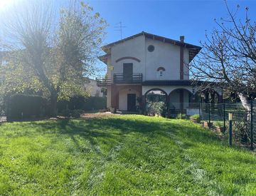 Foto 1 di 36 - Casa bifamiliare, trifamiliare in Vendita in Via G. Pascoli a Marciano della Chiana