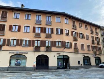 Foto 1 di 7 - Bilocale in Vendita in Piazza Vittorio Emanuele II 2 a a Varallo