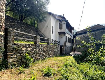 Foto 1 di 59 - Casa indipendente in Vendita in Via Lorenzo Lucifredi 30 -38 a Borghetto d'Arroscia