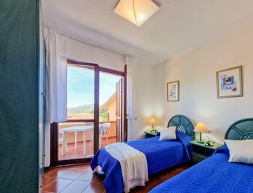 Camera da letto - Quadrilocale in Vendita in Strada per Ortano a Rio