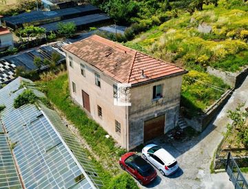 Foto 1 di 35 - Rustico, casale in Vendita in Via Beglini 141 a Taggia