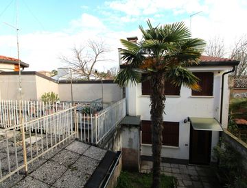 Facciata - Casa bifamiliare in Vendita in Piazzale Vittoria 1 -7 a Monselice