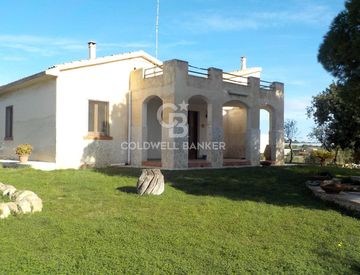 Foto 1 di 46 - Villa in Vendita in Via Scaro a Pozzallo