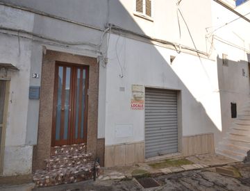 Sala - Locale commerciale in Affitto in Via REGINA MARGHERITA a Carovigno