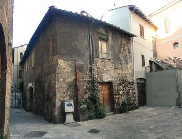 Foto 1 di 7 - Casa indipendente in Vendita in Vico San Lorenzo a Terni