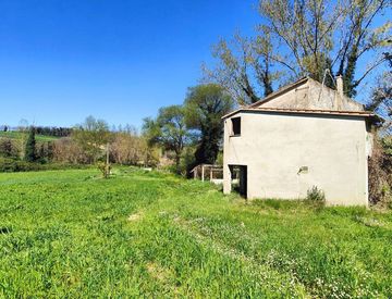 Foto 1 di 11 - Rustico, casale in Vendita in Via Maiola Bassa a Todi