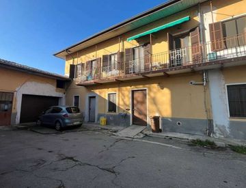Foto 1 di 3 - Appartamento in Vendita in Piazza Libertà 15 a Rovasenda