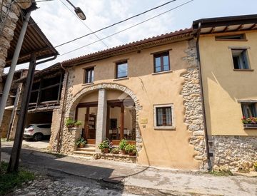 Facciata - Rustico, casale in Vendita in Contrà Marsili 10 a Schio