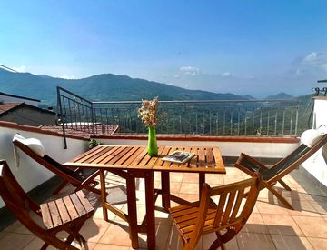 Terrazza - Rustico, casale in Vendita in Via Maraldi 45 a Perinaldo
