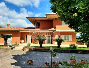 Facciata - Villa in Vendita in Via Cori Cisterna 12 a Cori