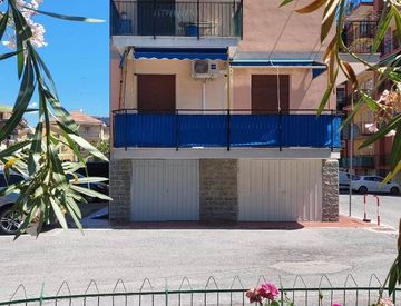 Facciata - Trilocale in Vendita in Via Ponti 22 a Borghetto Santo Spirito