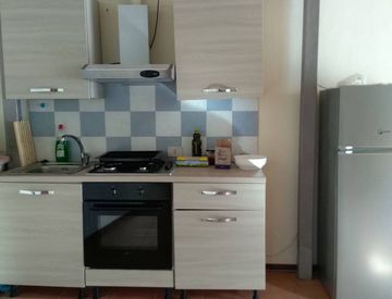 Cucina - Monolocale in Affitto in Via Enrico Malatesta 22 a Pisa