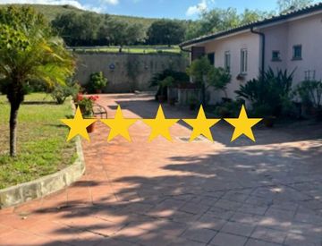 Giardino - Trilocale in Vendita in Via Santa Maria a Catanzaro