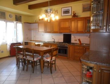 Cucina - Quadrilocale in Vendita in SS549 118 a Macugnaga