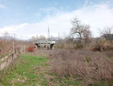 Giardino - Rustico, casale in Vendita in Strada Statale 299 37 a Serravalle Sesia