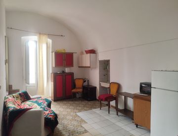 Soggiorno - Casa indipendente in Vendita in Arco delle Monache 9 a Noicattaro