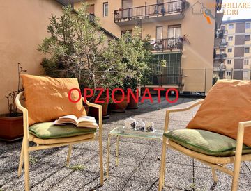 Foto 1 di 27 - Bilocale in Vendita in Via Tiziano a Verona