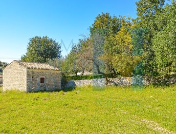 Giardino - Rustico, casale in Vendita in zona Modica Alta a Modica