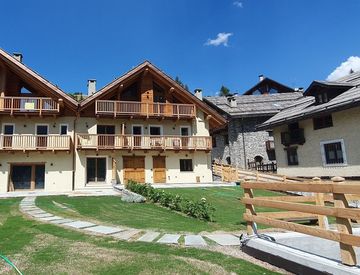 Facciata - Trilocale in Vendita in Frazione Bousson a Cesana Torinese