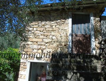 Foto 1 di 17 - Rustico, casale in Vendita in campagna a Pigna