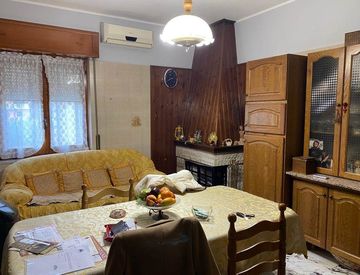 Soggiorno - Appartamento in Vendita in zona Centro a Pentone