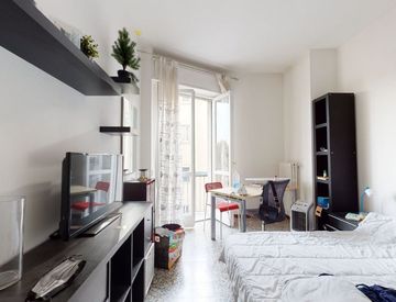Soggiorno - Trilocale in Affitto in Via Mario Pichi a Milano