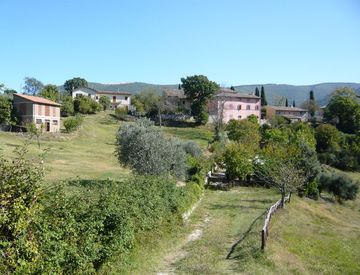 Foto 1 di 43 - Appartamento in Vendita in Località Geppa a Vallo di Nera