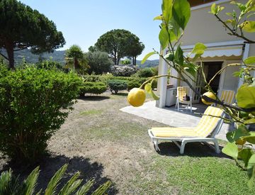 Giardino - Bilocale in Vendita in Via Caduti di Nassiriya 3 a Diano Castello
